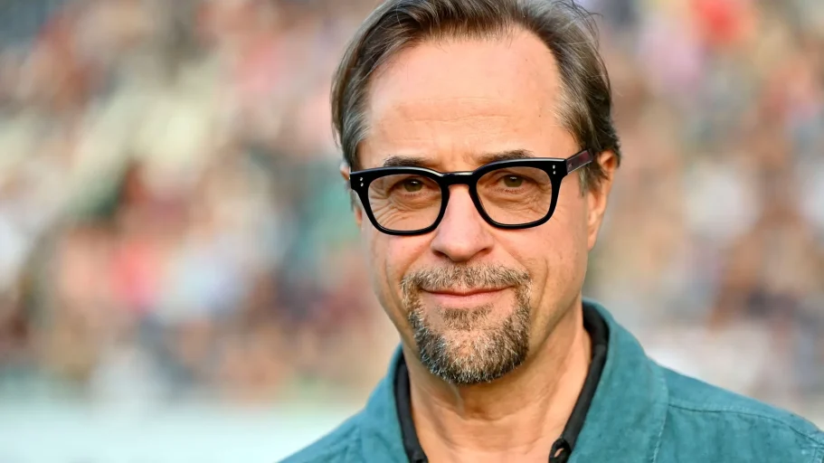 jan-josef-liefers-er-spielt-eine-der-kultfiguren-im-tatort-universum.jpg