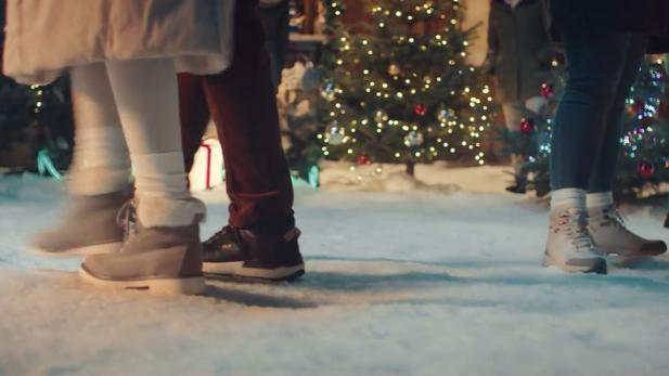 Deichm-whl-fr-sei-Weihnachtskampa-ein-ungewhnli-Pe-359148-detailnp.jpeg